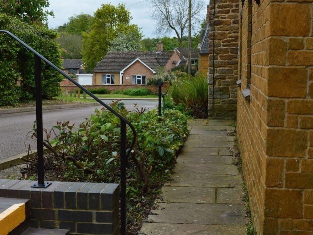 The Windmill Inn Badby Exterior foto